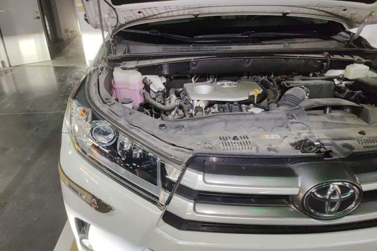 Used Toyota Highlander 2018 2.0T Four-Wheel Drive Elite Edition 7 Seats China VI Standard Engine Bay Right