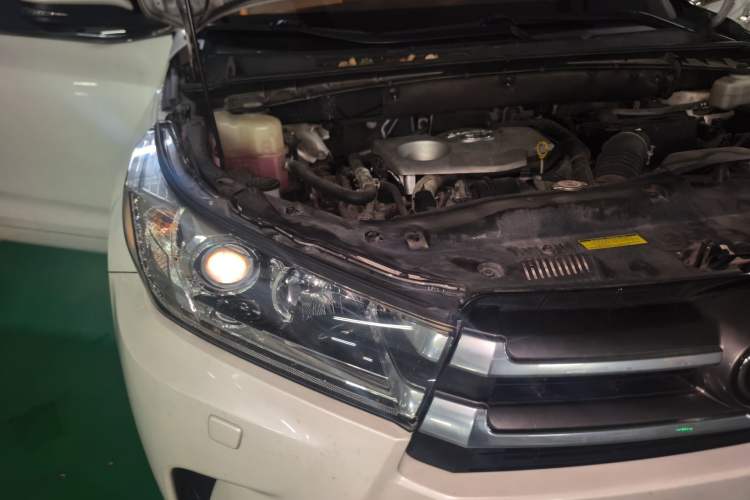 Used Toyota Highlander 2018 2.0T Four-Wheel Drive Supreme Edition 7-Seater China VI Engine Bay Right