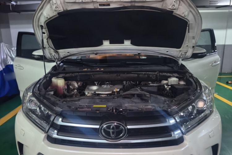 Used Toyota Highlander 2018 2.0T Four-Wheel Drive Supreme Edition 7-Seater China VI Engine Bay