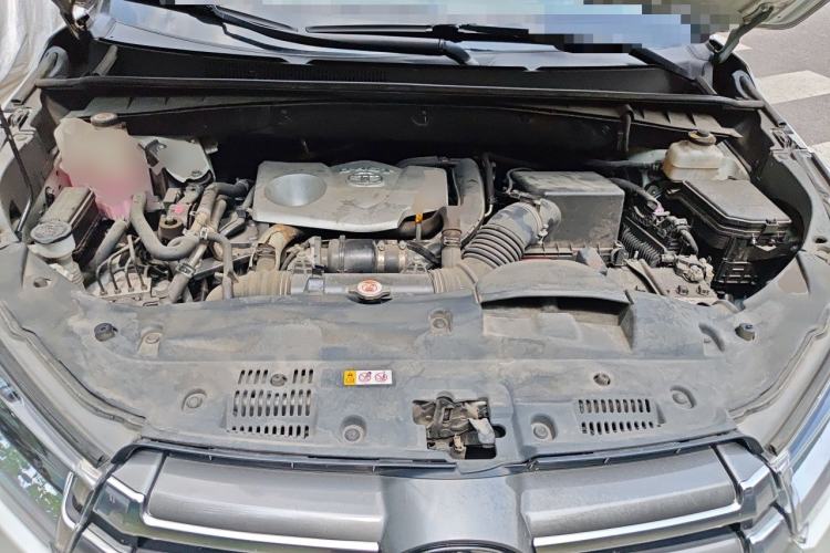 Used Toyota Highlander 2018 2.0T Four-Wheel Drive Supreme Edition 7-Seater China VI Engine Bay