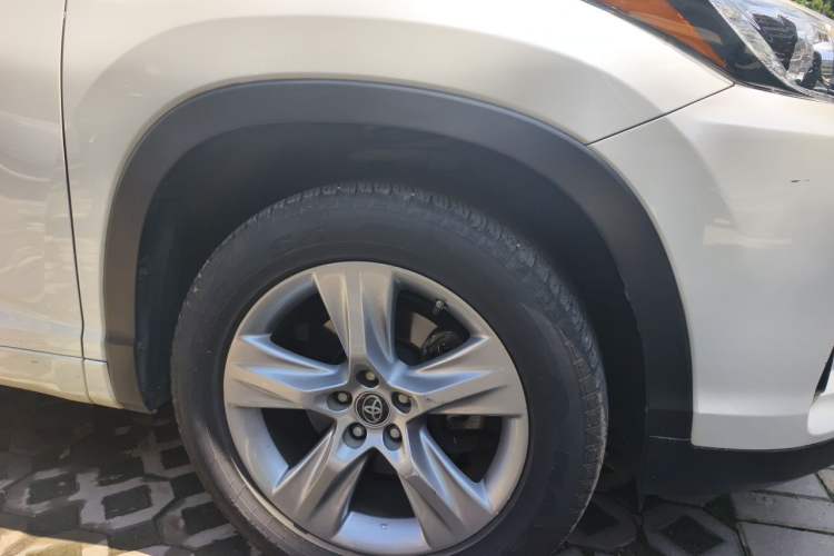 Used Toyota Highlander 2018 2.0T Four-Wheel Drive Luxury Edition 7 Seats China V Emission Standard Exterior 1