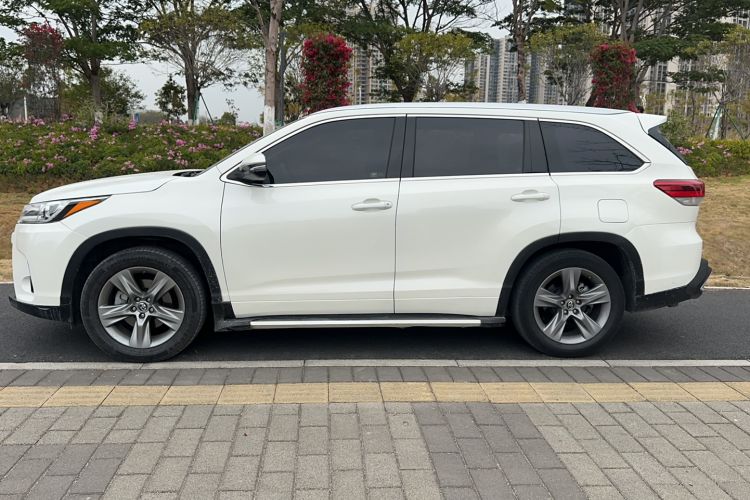Used Toyota Highlander 2018 2.0T Four-Wheel Drive Luxury Edition 7 Seats China V Emission Standard Exterior 1