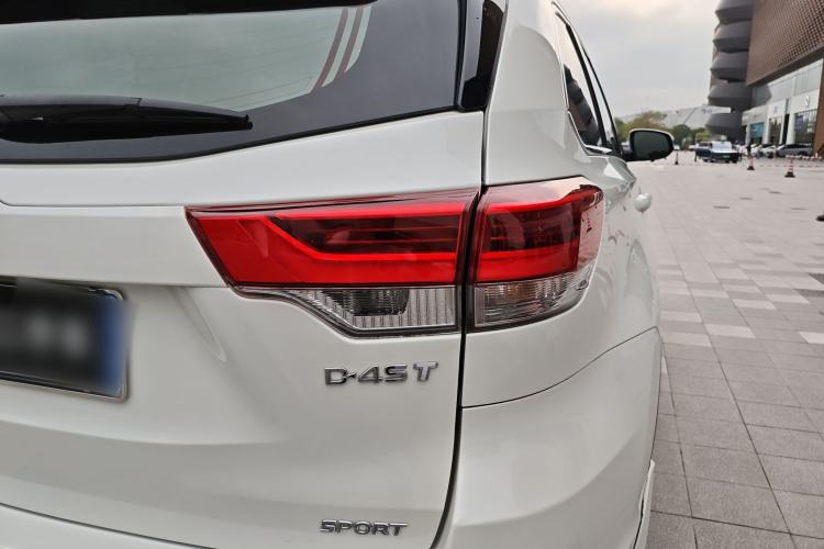 Used Toyota Highlander 2018 2.0T Two-Wheel Drive Luxury Edition 7 Seats China VI Standard Exterior 10