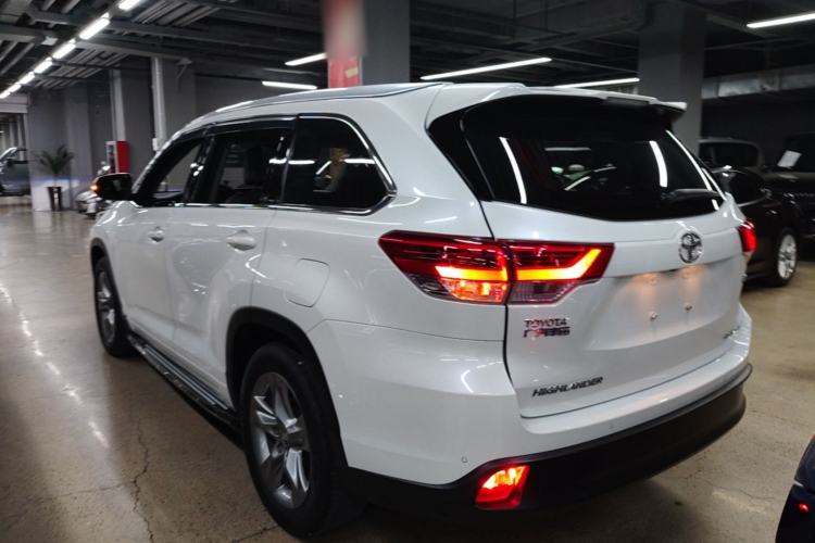 Used Toyota Highlander 2018 2.0T Four-Wheel Drive Luxury Edition 7 Seats China V Emission Standard Exterior 2