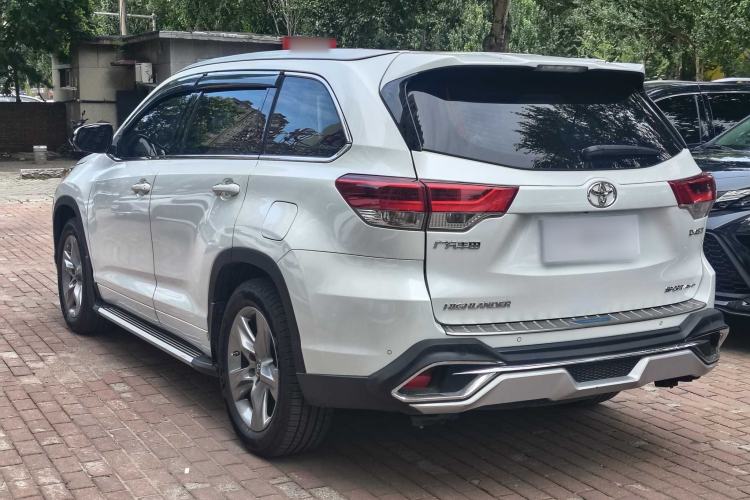 Used Toyota Highlander 2018 2.0T Four-Wheel Drive Luxury Version 7 Seats China VI Standard Exterior 3