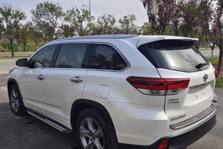 Used Toyota Highlander 2018 2.0T Four-Wheel Drive Prestige Version 7 Seats China V Emission Standard Exterior 3