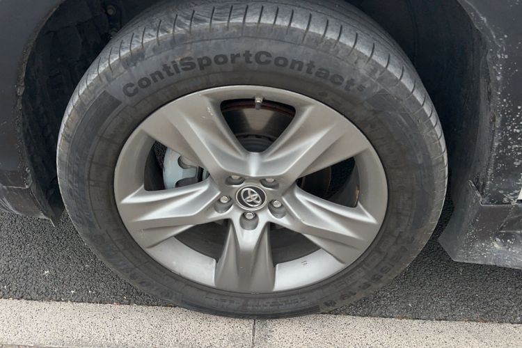 Used Toyota Highlander 2018 2.0T Four-Wheel Drive Luxury Edition 7 Seats China V Emission Standard Exterior 3