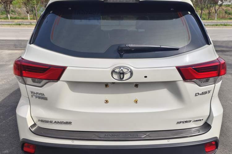 Used Toyota Highlander 2018 2.0T Four-Wheel Drive Prestige Version 7 Seats China V Emission Standard Exterior 4