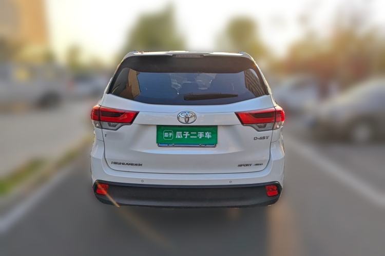 Used Toyota Highlander 2018 2.0T Four-Wheel Drive Luxury Version 7 Seats China VI Standard Exterior 4