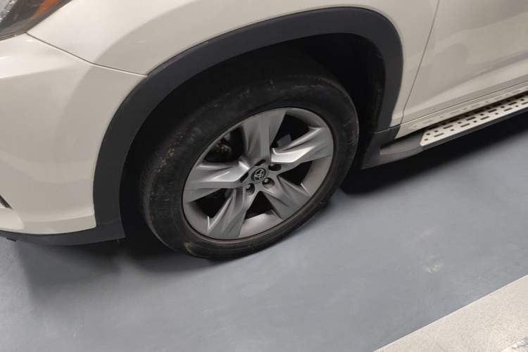 Used Toyota Highlander 2018 2.0T Two-Wheel Drive Luxury Edition 7 Seats China VI Standard Exterior 4
