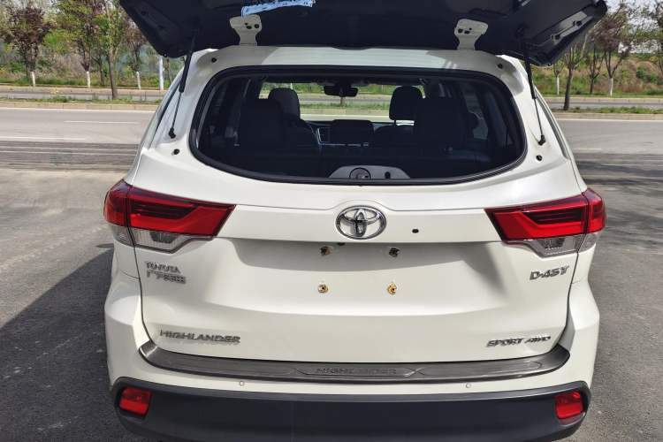 Used Toyota Highlander 2018 2.0T Four-Wheel Drive Prestige Version 7 Seats China V Emission Standard Exterior 5