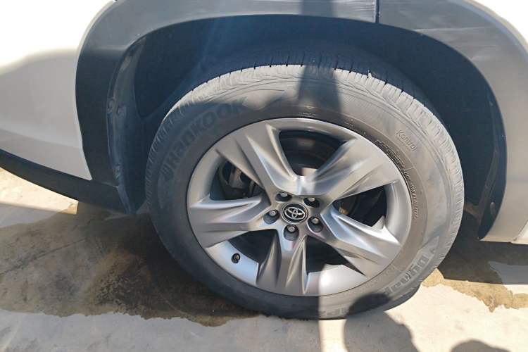 Used Toyota Highlander 2018 2.0T Four-Wheel Drive Prestige Version 7 Seats China VI Standard Exterior 5