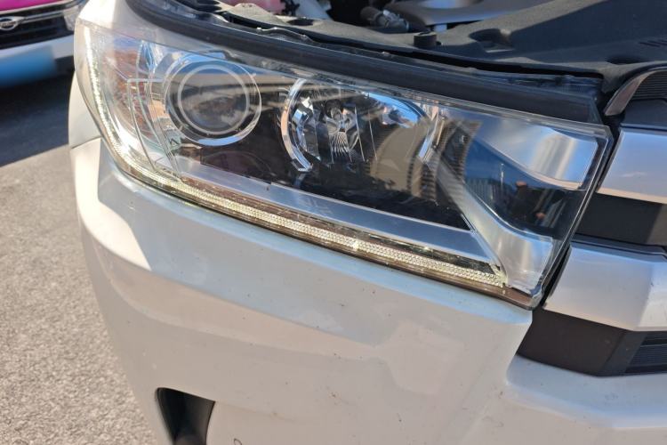 Used Toyota Highlander 2018 2.0T Four-Wheel Drive Luxury Edition 7 Seats China V Emission Standard Exterior 6