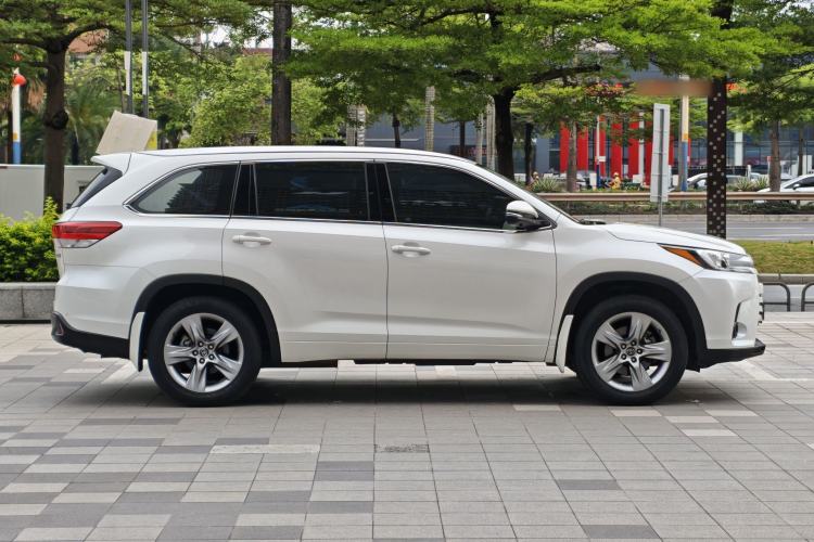 Used Toyota Highlander 2018 2.0T Two-Wheel Drive Luxury Edition 7 Seats China VI Standard Exterior 6