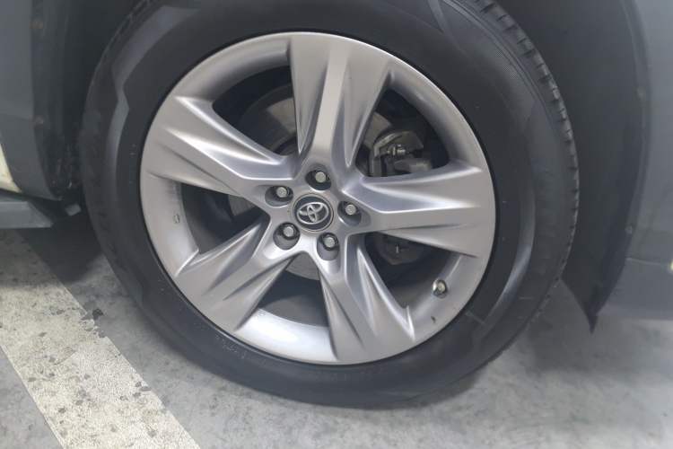 Used Toyota Highlander 2018 2.0T Four-Wheel Drive Luxury Edition 7 Seats China V Emission Standard Exterior 7
