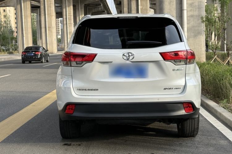 Used Toyota Highlander 2018 2.0T Four-Wheel Drive Luxury Version 7 Seats China VI Standard Exterior 9