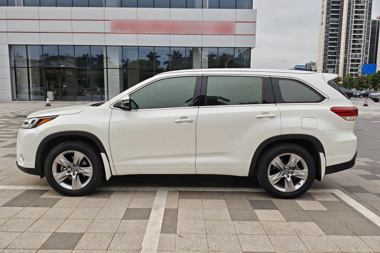 Used Toyota Highlander 2018 2.0T Two-Wheel Drive Luxury Edition 7 Seats China VI Standard Exterior 9