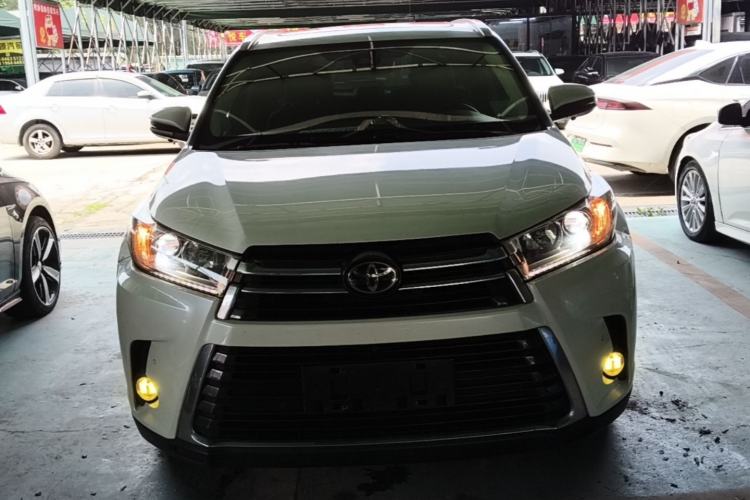 Used Toyota Highlander 2018 2.0T Four-Wheel Drive Prestige Version 7 Seats China V Emission Standard Front