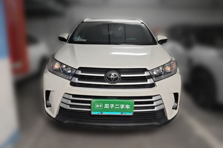 Used Toyota Highlander 2018 2.0T Two-Wheel-Drive Luxury Edition 7 Seats Emission Standard China V Front