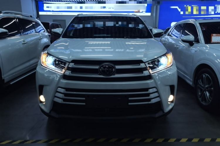 Used Toyota Highlander 2018 2.0T Four-Wheel Drive Luxury Version 7 Seats China VI Standard Front