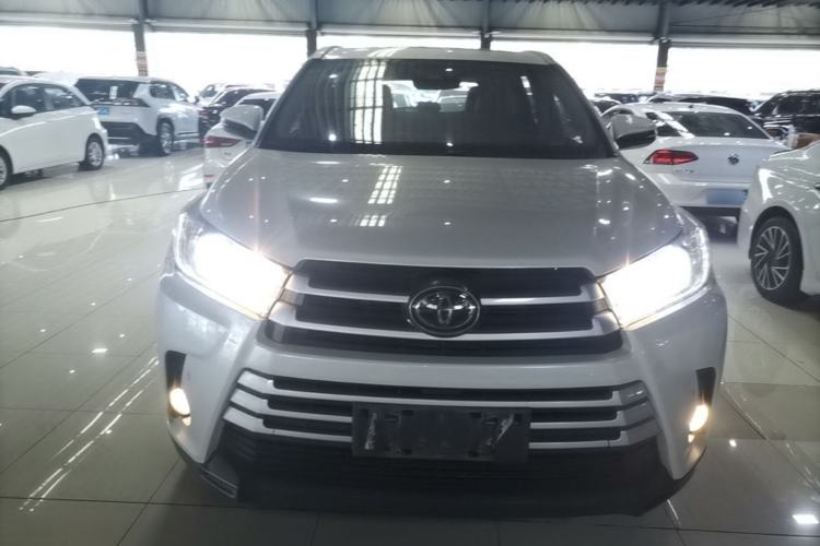 Used Toyota Highlander 2018 2.0T Four-Wheel Drive Luxury Version 7 Seats China VI Standard Front