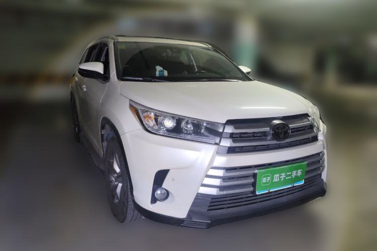 Used Toyota Highlander 2018 2.0T Four-Wheel Drive Luxury Edition 7 Seats China V Emission Standard Front Right 45 Deg