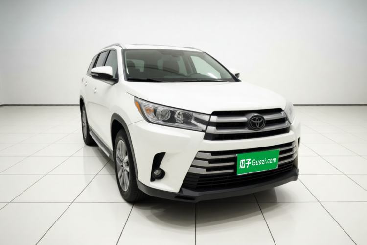 Used Toyota Highlander 2018 2.0T Four-Wheel Drive Luxury Edition 7 Seats China V Emission Standard Front Right 45 Deg