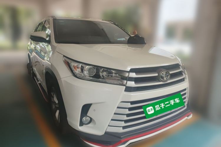 Used Toyota Highlander 2018 2.0T Four-Wheel Drive Luxury Edition 7 Seats China V Emission Standard Front Right 45 Deg