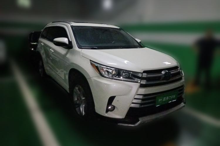 Used Toyota Highlander 2018 2.0T Four-Wheel Drive Luxury Edition 7 Seats China V Emission Standard Front Right 45 Deg