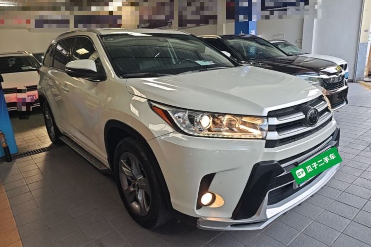 Used Toyota Highlander 2018 2.0T Four-Wheel Drive Luxury Version 7 Seats China VI Standard Front Right 45 Deg