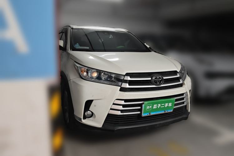 Used Toyota Highlander 2018 2.0T Two-Wheel-Drive Luxury Edition 7 Seats Emission Standard China V Front Right 45 Deg