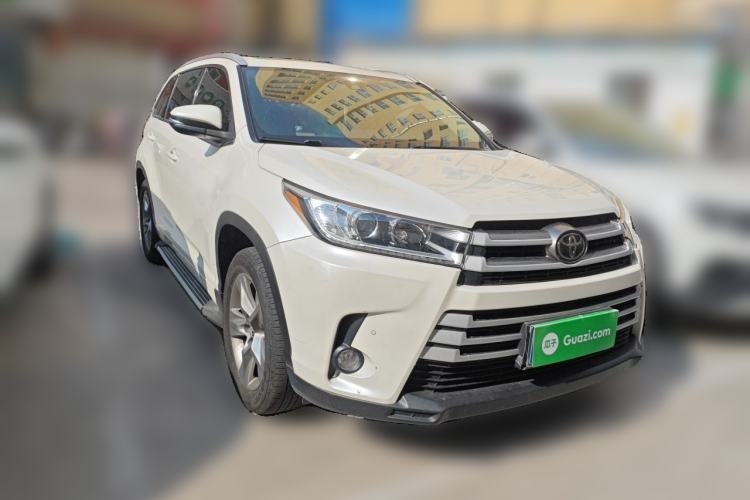 Used Toyota Highlander 2018 2.0T Four-Wheel Drive Luxury Edition 7 Seats China V Emission Standard Front Right 45 Deg