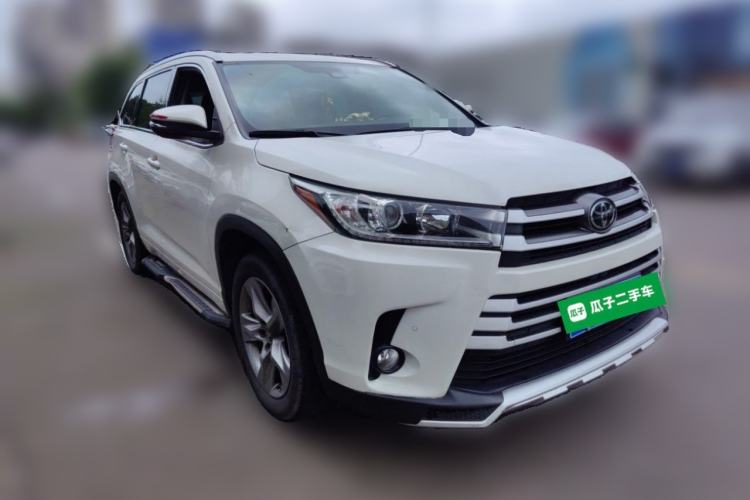 Used Toyota Highlander 2018 2.0T Four-Wheel Drive Luxury Edition 7 Seats China V Emission Standard Front Right 45 Deg
