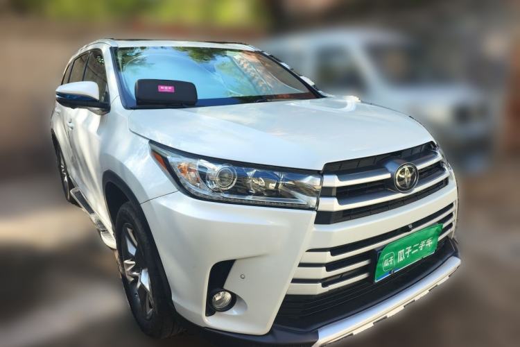 Used Toyota Highlander 2018 2.0T Four-Wheel Drive Luxury Version 7 Seats China VI Standard Front Right 45 Deg