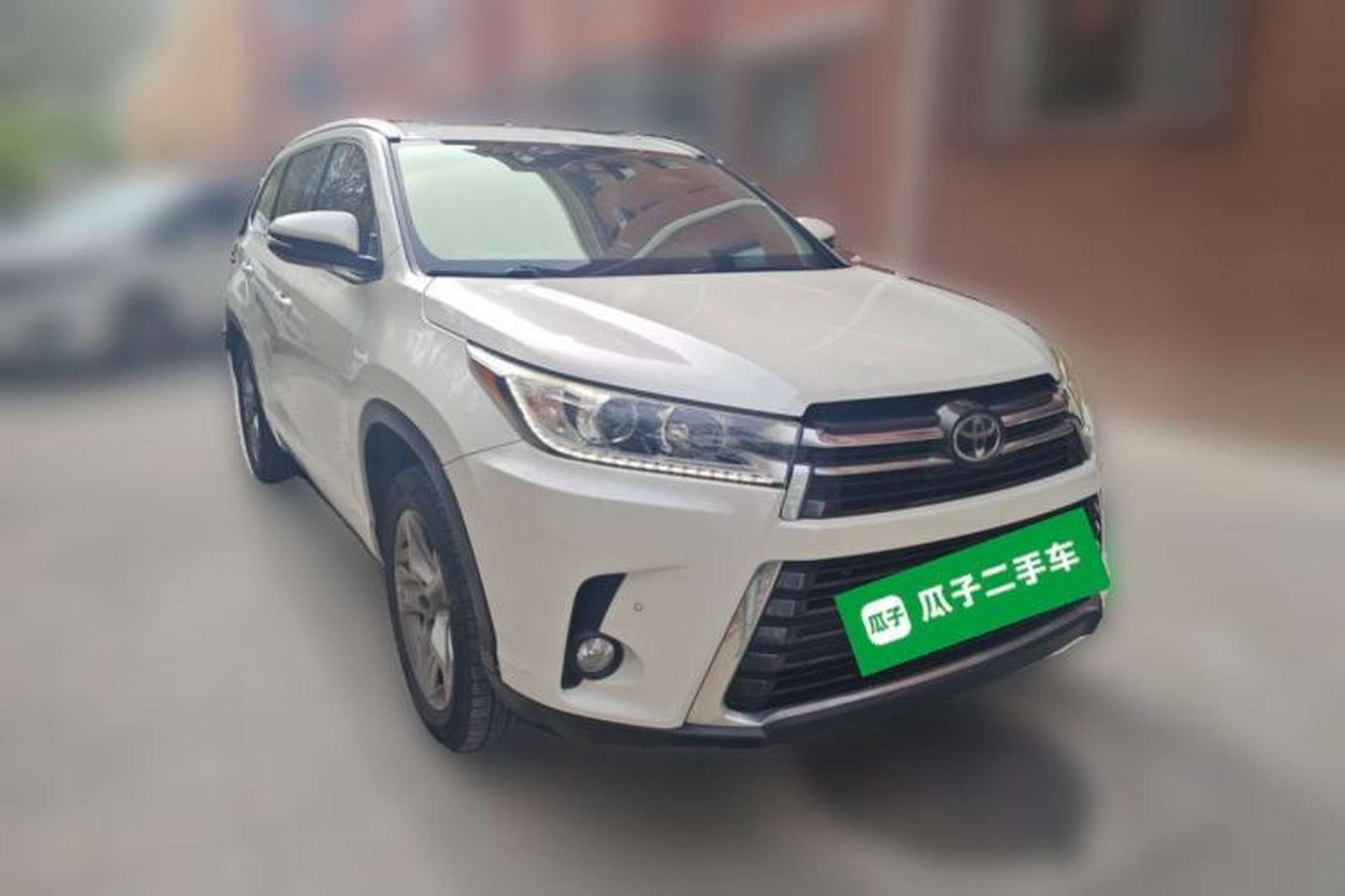 Used Toyota Highlander 2018 2.0T Four-Wheel Drive Prestige Version 7 Seats China V Emission Standard Front Right 45 Deg