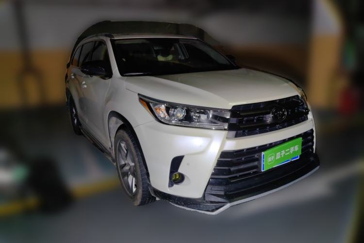 Used Toyota Highlander 2018 2.0T Four-Wheel Drive Luxury Version 7 Seats China VI Standard Front Right 45 Deg
