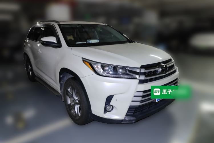 Used Toyota Highlander 2018 2.0T Four-Wheel Drive Luxury Edition 7 Seats China V Emission Standard Front Right 45 Deg