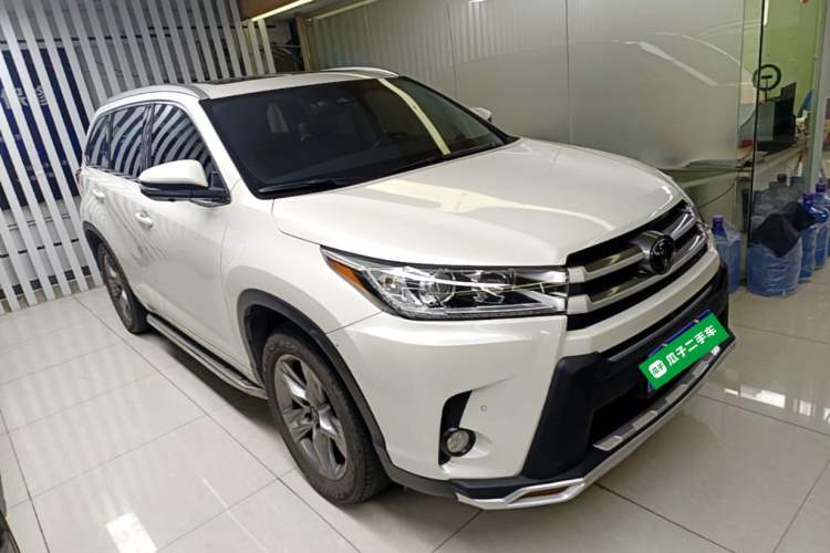 Used Toyota Highlander 2018 2.0T Four-Wheel Drive Luxury Version 7 Seats China VI Standard Front Right 45 Deg