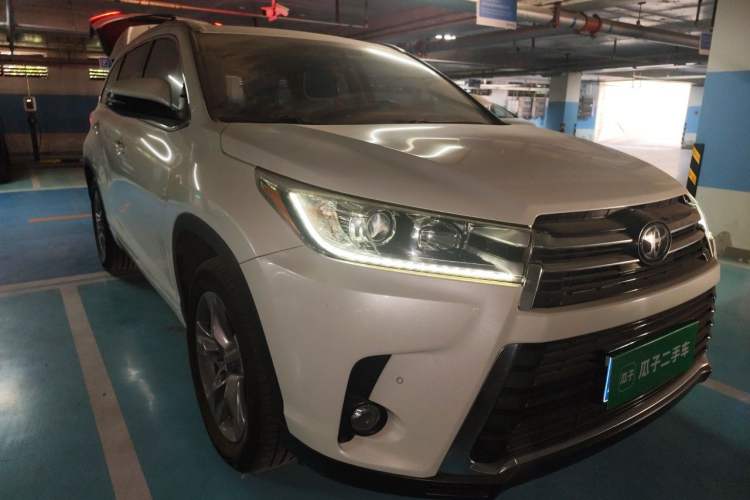 Used Toyota Highlander 2018 2.0T Four-Wheel Drive Prestige Version 7 Seats China V Emission Standard Front Right 45 Deg