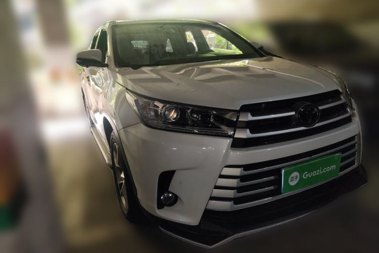 Used Toyota Highlander 2018 2.0T Four-Wheel Drive Luxury Edition 7 Seats China V Emission Standard Front Right 45 Deg