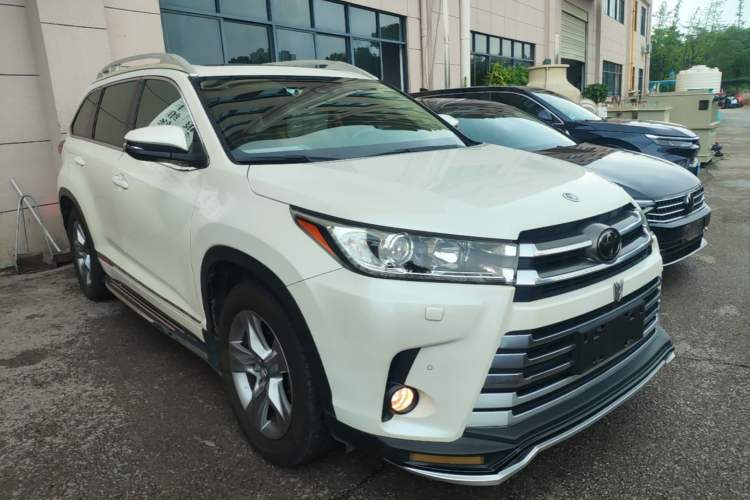 Used Toyota Highlander 2018 2.0T Four-Wheel Drive Ultimate Edition 7-Seater Emission Standard China V Front Right 45 Deg