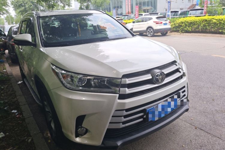 Used Toyota Highlander 2018 2.0T Four-Wheel Drive Luxury Edition 7 Seats China V Emission Standard Front Right 45 Deg