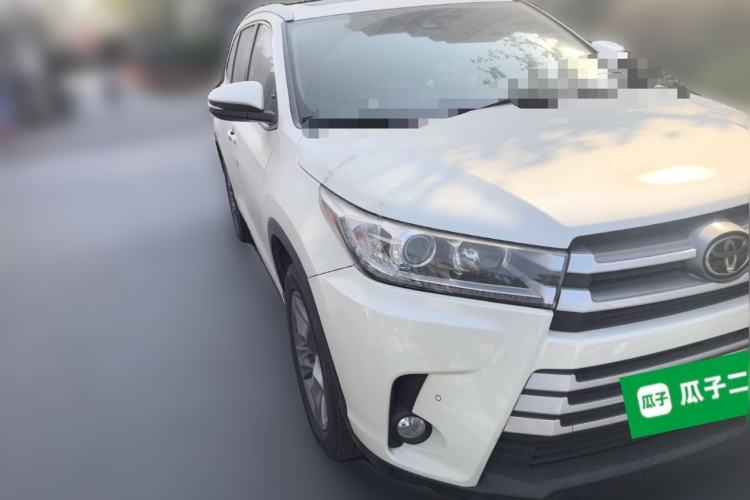 Used Toyota Highlander 2018 2.0T Four-Wheel Drive Luxury Edition 7 Seats China V Emission Standard Front Right 45 Deg