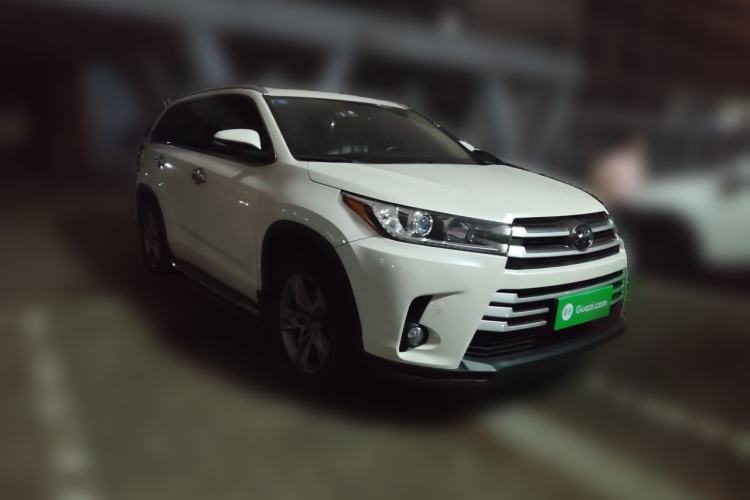 Used Toyota Highlander 2018 2.0T Two-Wheel Drive Luxury Edition 7 Seats China VI Standard Front Right 45 Deg