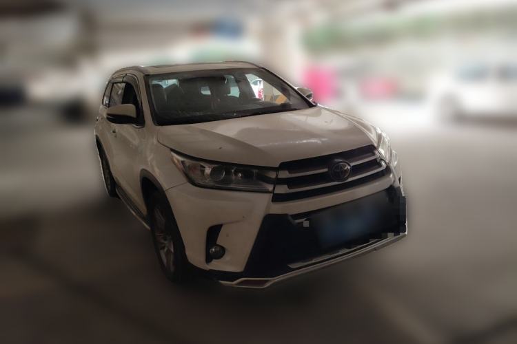 Used Toyota Highlander 2018 2.0T Four-Wheel Drive Luxury Edition 7 Seats China V Emission Standard Front Right 45 Deg