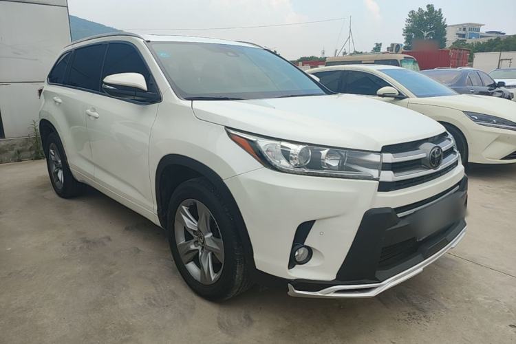Used Toyota Highlander 2018 2.0T Four-Wheel Drive Luxury Edition 7 Seats China V Emission Standard Front Right 45 Deg