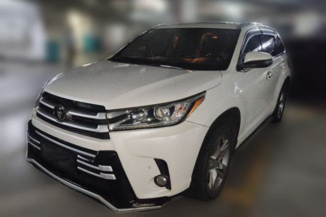 Used Toyota Highlander 2018 2.0T Four-Wheel Drive Luxury Edition 7 Seats China V Emission Standard