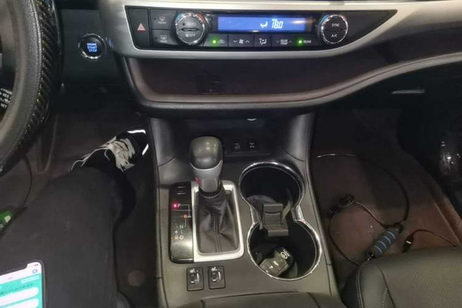 Used Toyota Highlander 2018 2.0T Four-Wheel Drive Luxury Version 7 Seats China VI Standard Gear Lever