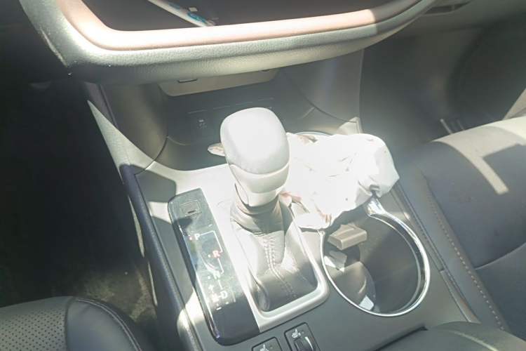 Used Toyota Highlander 2018 2.0T Four-Wheel Drive Prestige Version 7 Seats China VI Standard Gear Lever