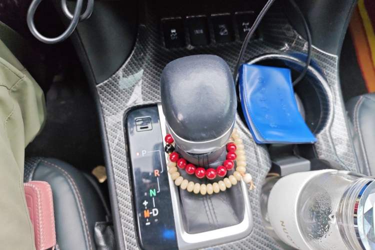 Used Toyota Highlander 2018 2.0T Four-Wheel Drive Luxury Version 7 Seats China VI Standard Gear Lever